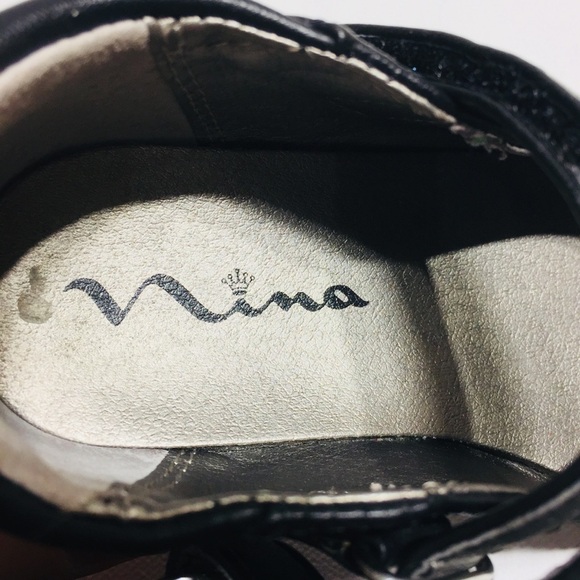 Nina little girls good quality Mary Jane shoes - Picture 3 of 5